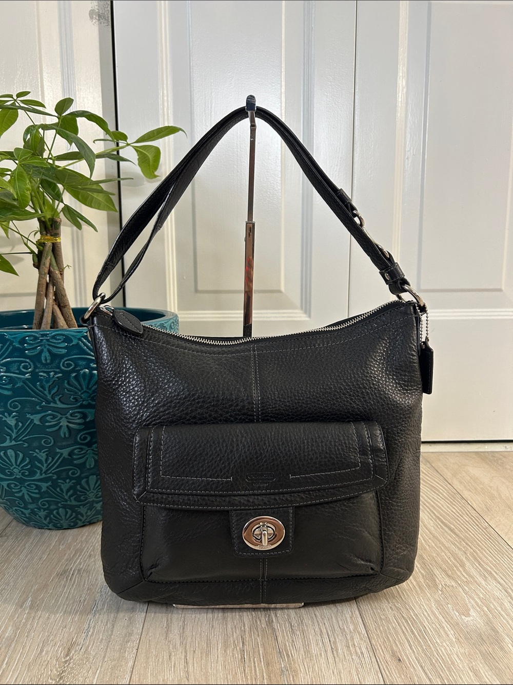 Coach Vintage Black Pebbled Leather Hobo Shoulder Bag with Turn-Lock Pocket